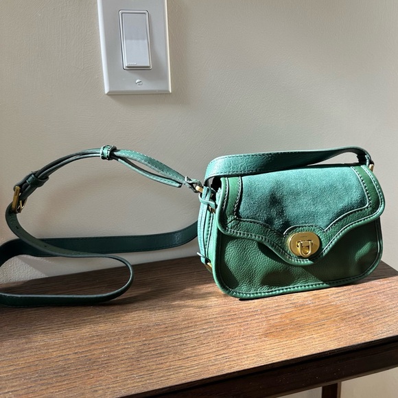 Green Fossil Crossbody Purse - Picture 2 of 16